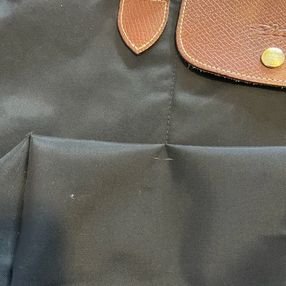 Longchamp LePliage Black Medium Tote - Picture 11 of 13